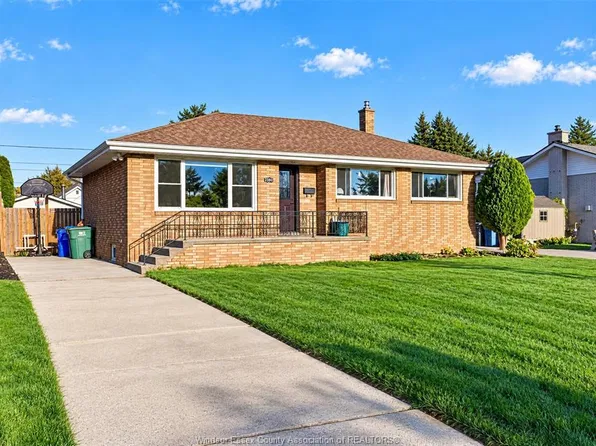 2346 Leonard Rd, Windsor, ON N8W 4L7
