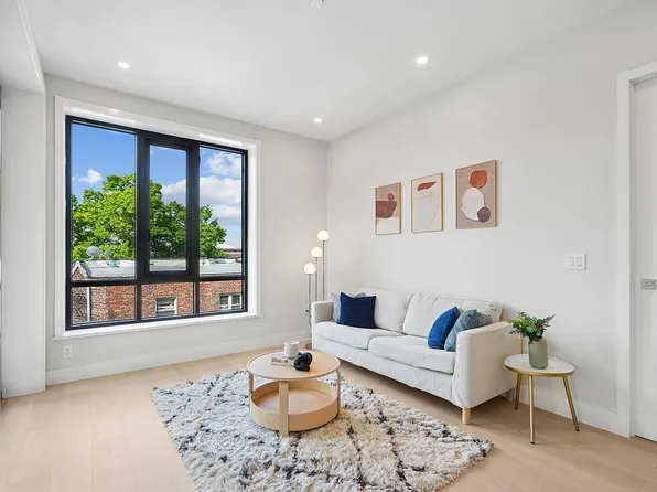 42-98 Saull St #301, Flushing, NY 11355
