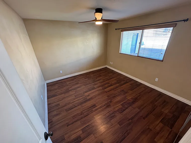 1450 Iris Ave #11 — Photo 32