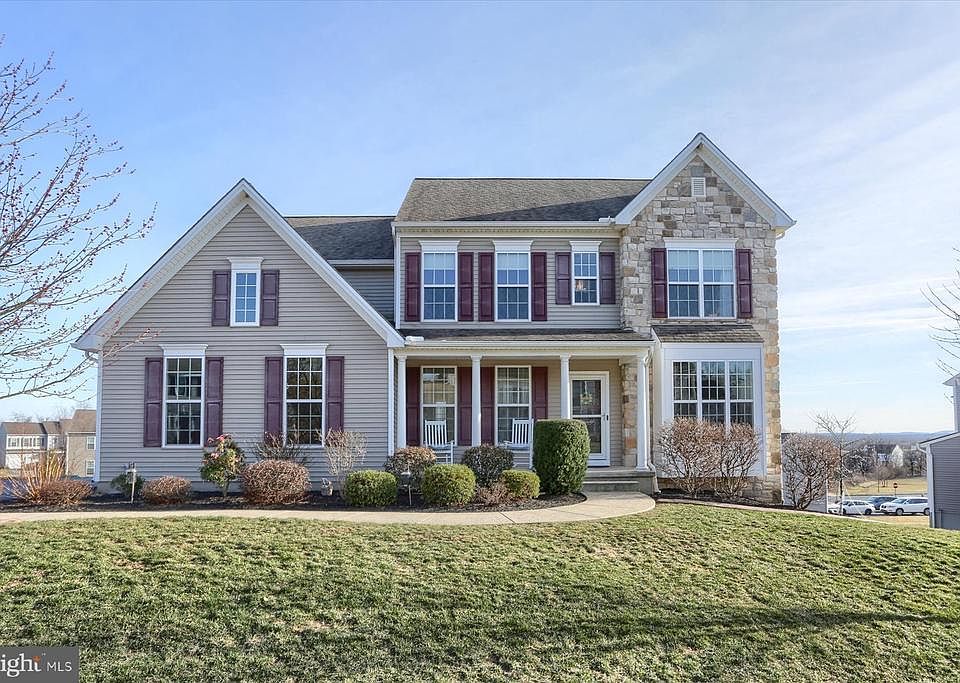 1st image of 7424 View Crest Dr