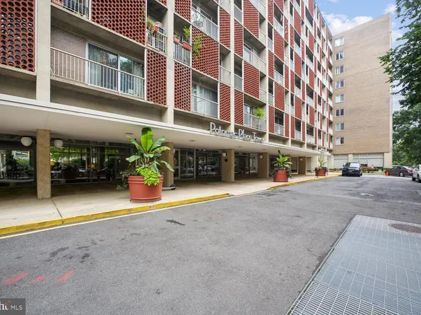 800 4th St SW APT S717, Washington, DC 20024