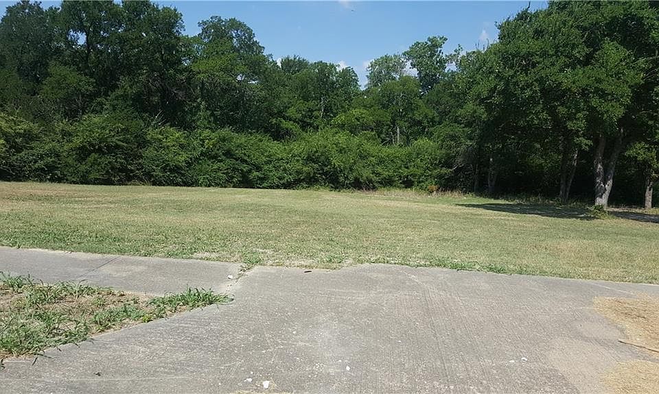 2nd image of 7317 La Flor Ln