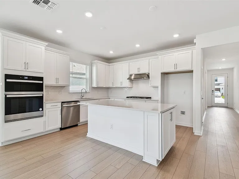 6741 Michael Favor Way — Photo 4