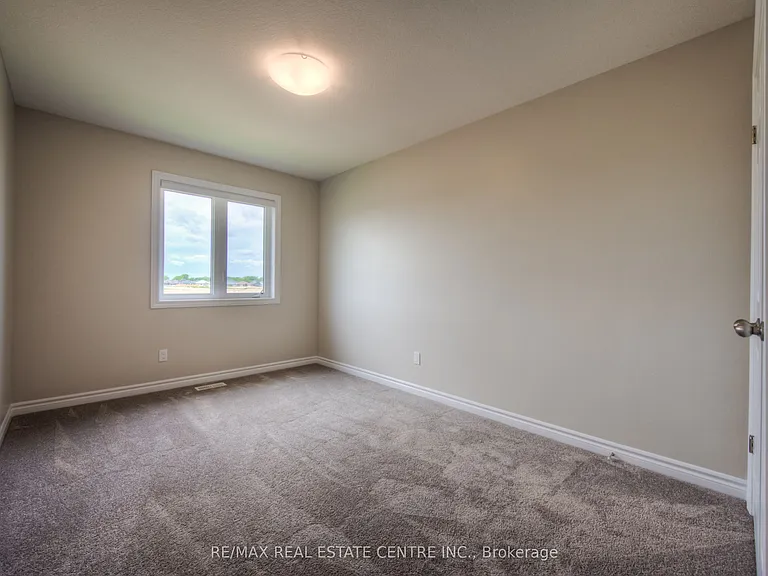 322 Bradshaw Dr — Photo 12