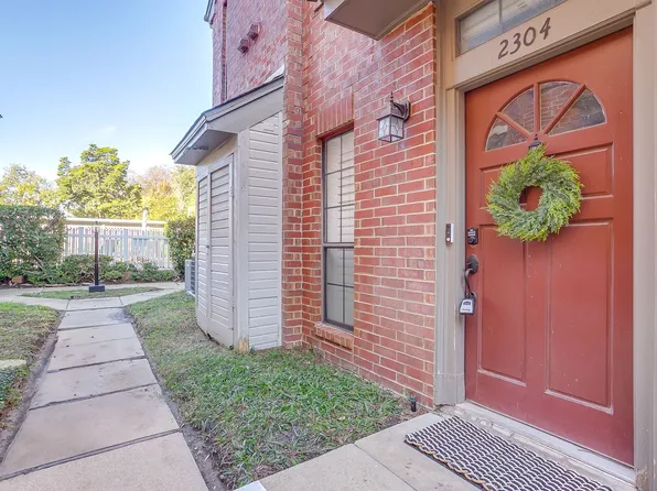 2304 Kenley St, Fort Worth, TX 76107