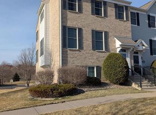 11170 E Sand Castle Dr #E, Saint Paul, MN 55129