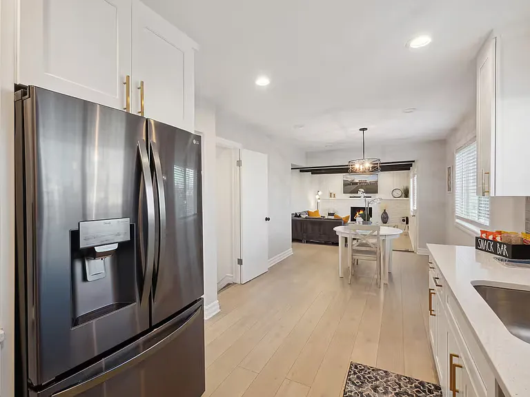 11179 Mandale Dr — Photo 17