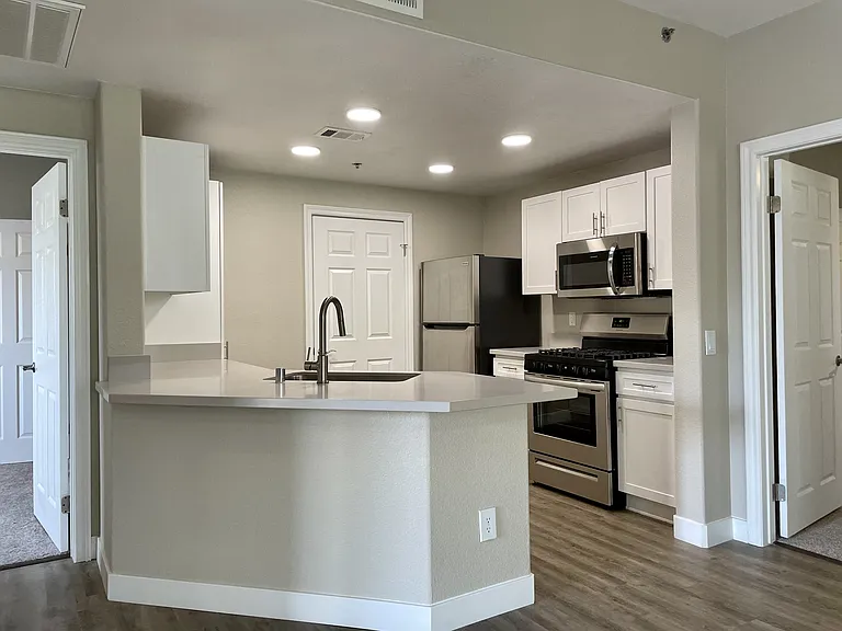 Mediterra Apartment Homes — Photo 41