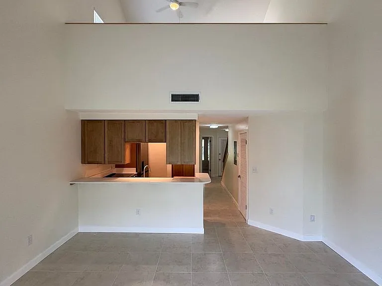 314 Westlake Ct — Photo 12