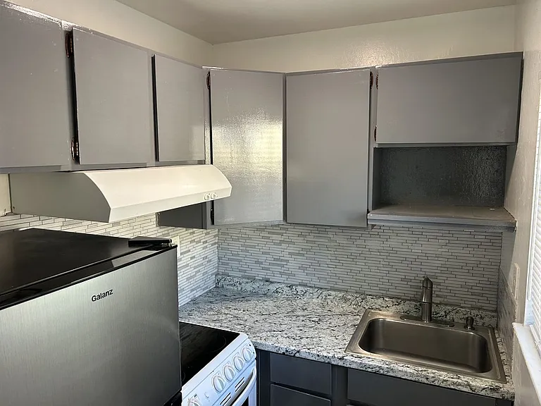 218 Mississippi St #E — Photo 1