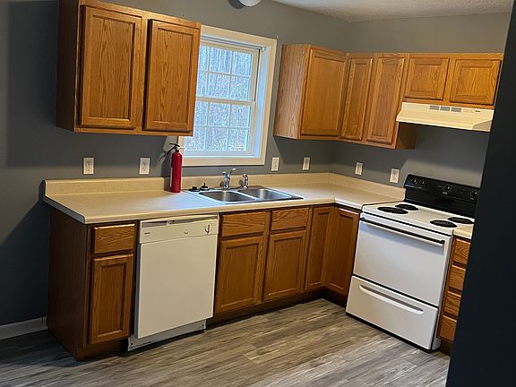 5th image of 137 Primrose Ln #A