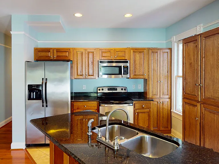 409 Dinwiddie St #C — Photo 4