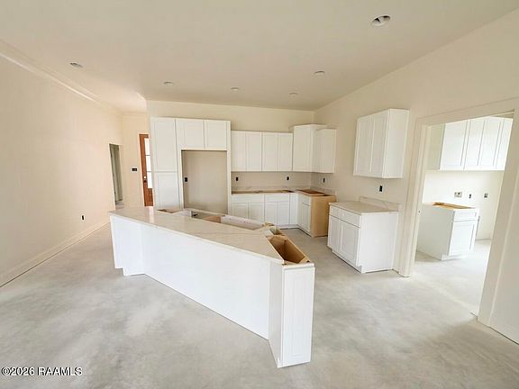 3rd image of 206 Commons Dr