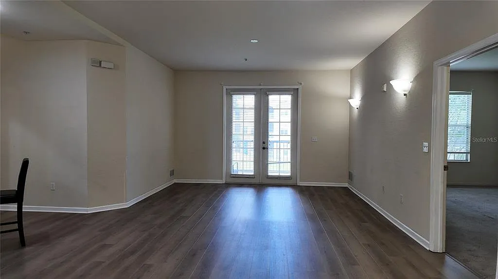 3 bed, 2.0 bath, 1433 sqft, $1,700 — Photo 4