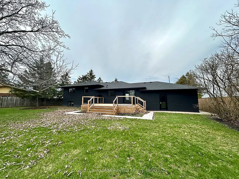 413 Queenston Rd — Photo 6