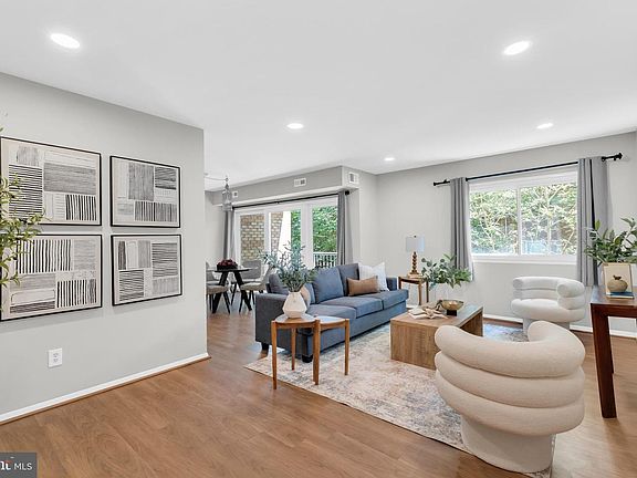 2nd image of 2908 Kings Chapel Rd #3/10