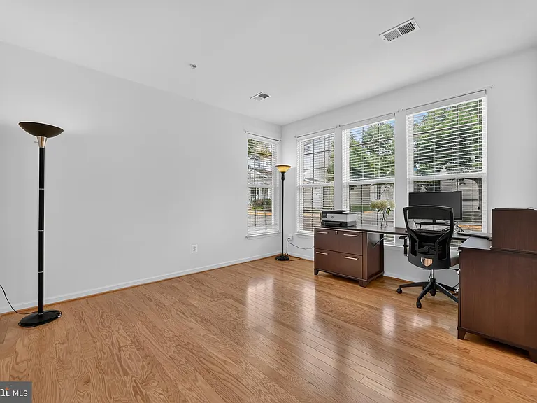 43081 Zander Ter — Photo 11