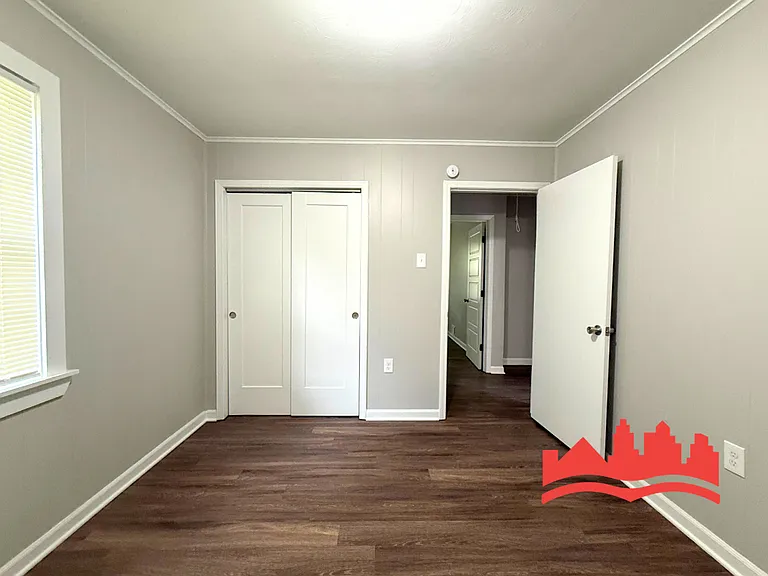 3521 Steele St — Photo 9