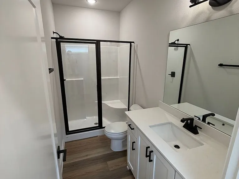 513 W Dallas St — Photo 60