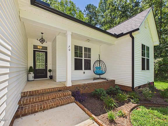 4th image of 70 Strawberry Springs Dr