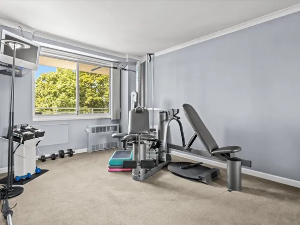 2575 Palisade Avenue image 27 of 30