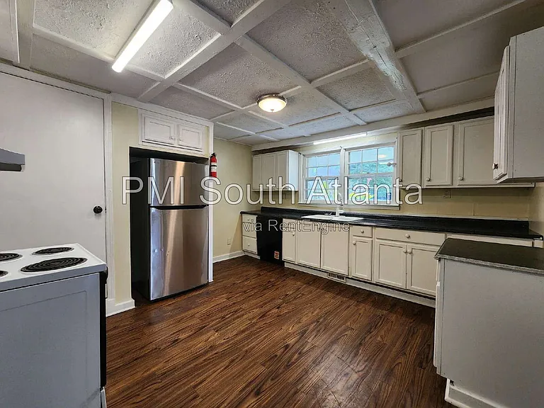 348 N 17th St — Photo 4