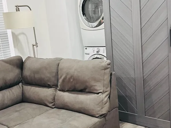 1873 Dalhousie Cres, Oshawa, ON L1G 8C4