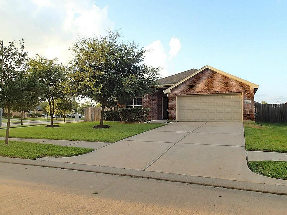 1st image of 21826 Field Green Dr