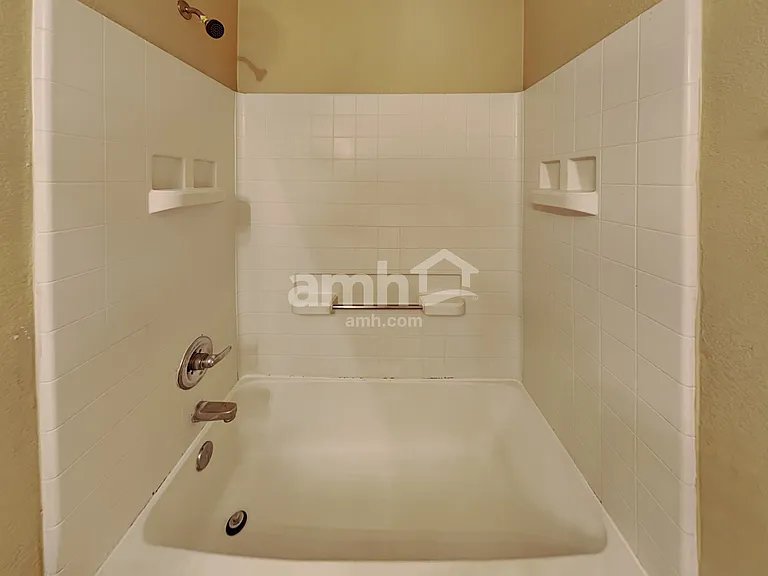 494 W Great White St — Photo 13