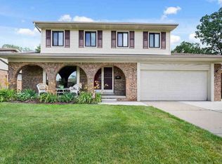 28222 Armanda Dr, Warren, MI 48088