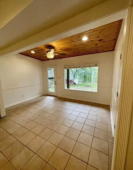 8940 Bay Dr — Photo 11