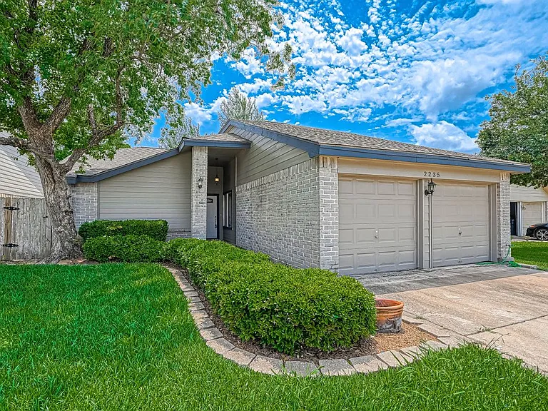 2235 Sentinal Oaks St — Photo 35