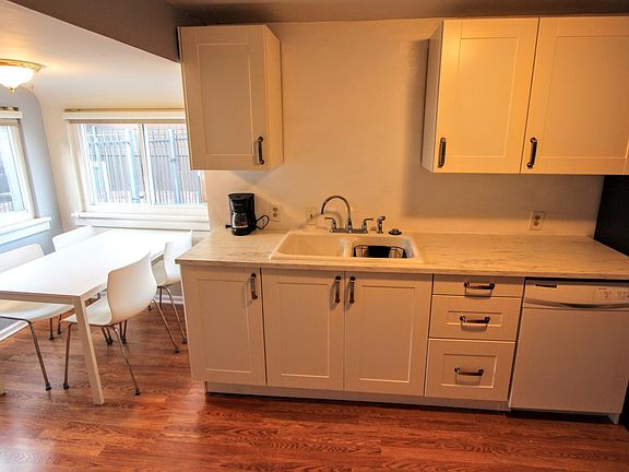 3rd image of 1530 Pine St APT 1