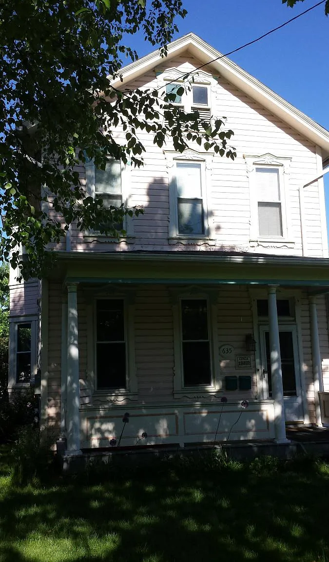 1 bed, 1064 sqft, $1,050 — Photo 2