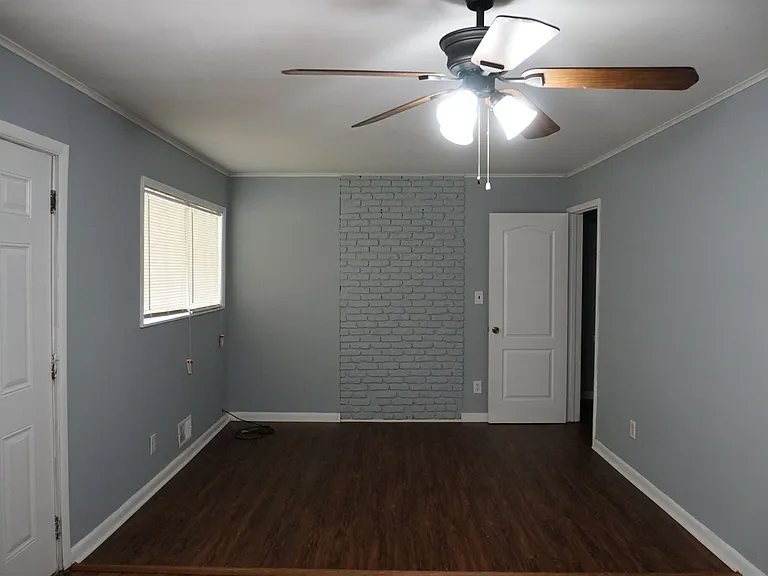504 Pinecrest Dr — Photo 6