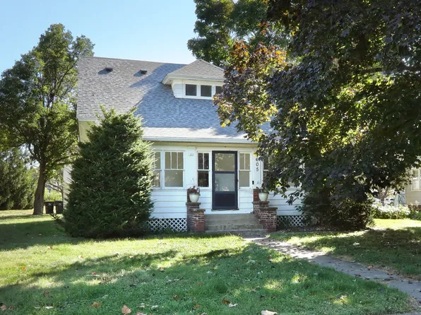 605 6th St, Waukee, IA 50263