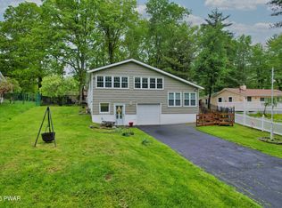 163 Wild Acres Dr, Dingmans Ferry, PA 18328