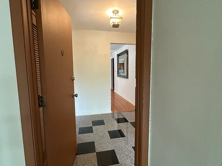 6547 N Sacramento Ave #2 — Photo 3
