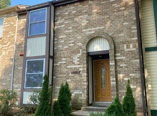 8763 Ridge Hollow Ct, Springfield, VA 22152