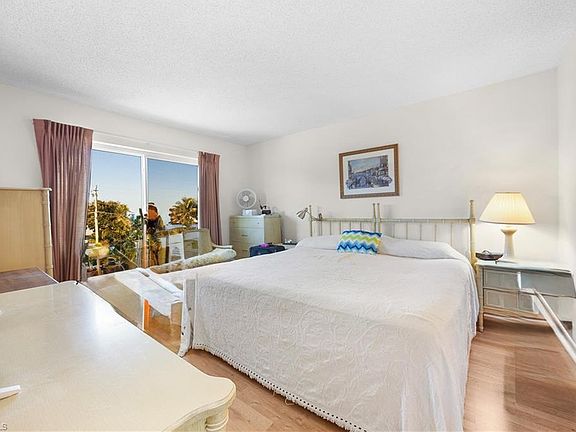 3rd image of 5 High Point CIR W #313