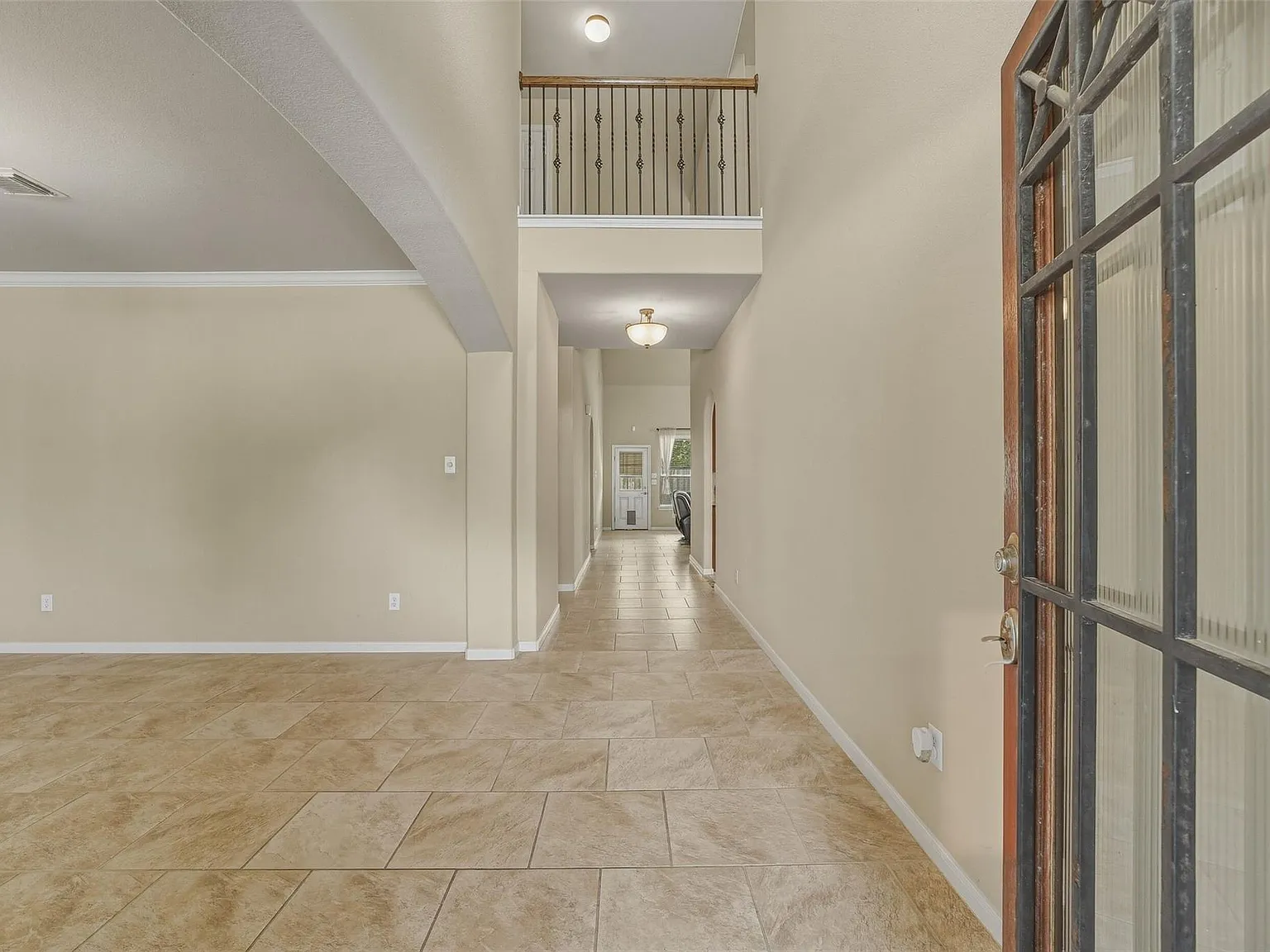 4 bed, 2.0 bath, 2939 sqft, $2,500 — Photo 4