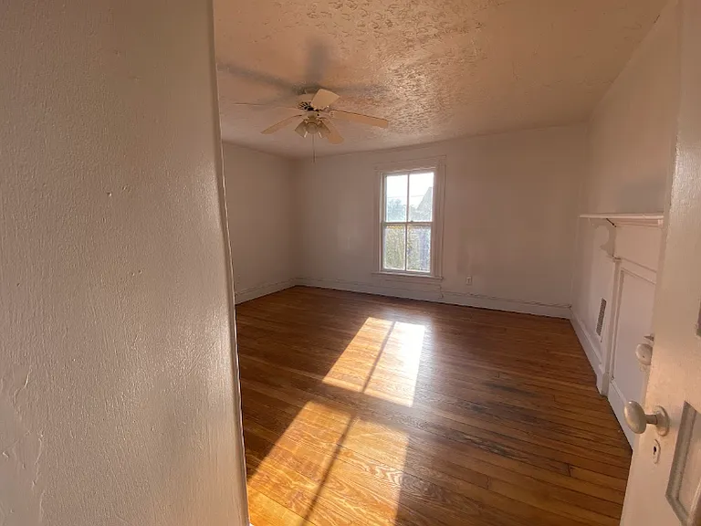 1719 Liberty St — Photo 11