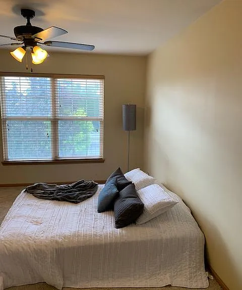 1170 Shorewood Ct — Photo 3