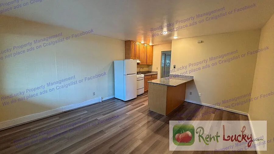 1 Bed/1 Bath, Newly Updated Westlake Apartment — Photo 2