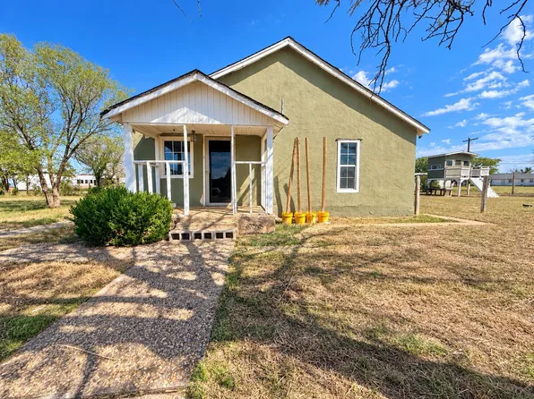 1220 S 10th St, Slaton, TX 79364
