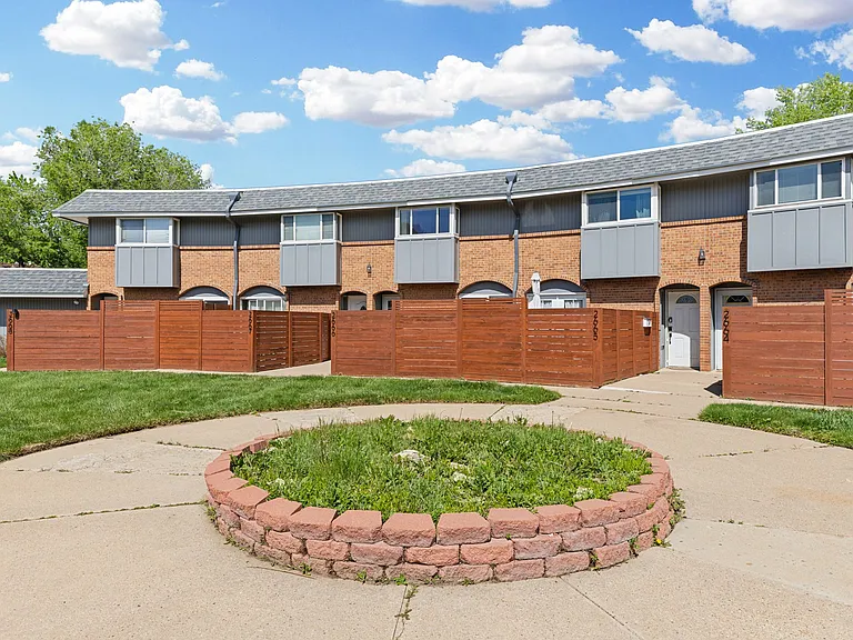 2666 Sherwood Cir — Photo 8