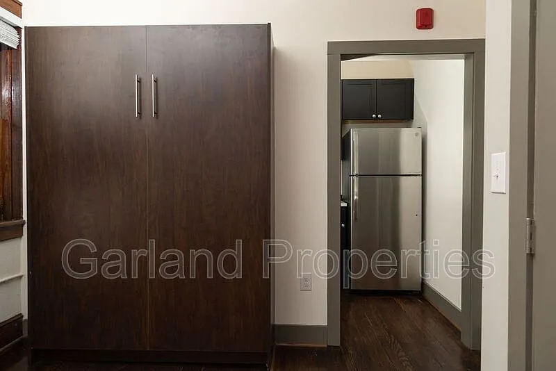 Studio, 1.0 bath, 275 sqft, $1,750 — Photo 3