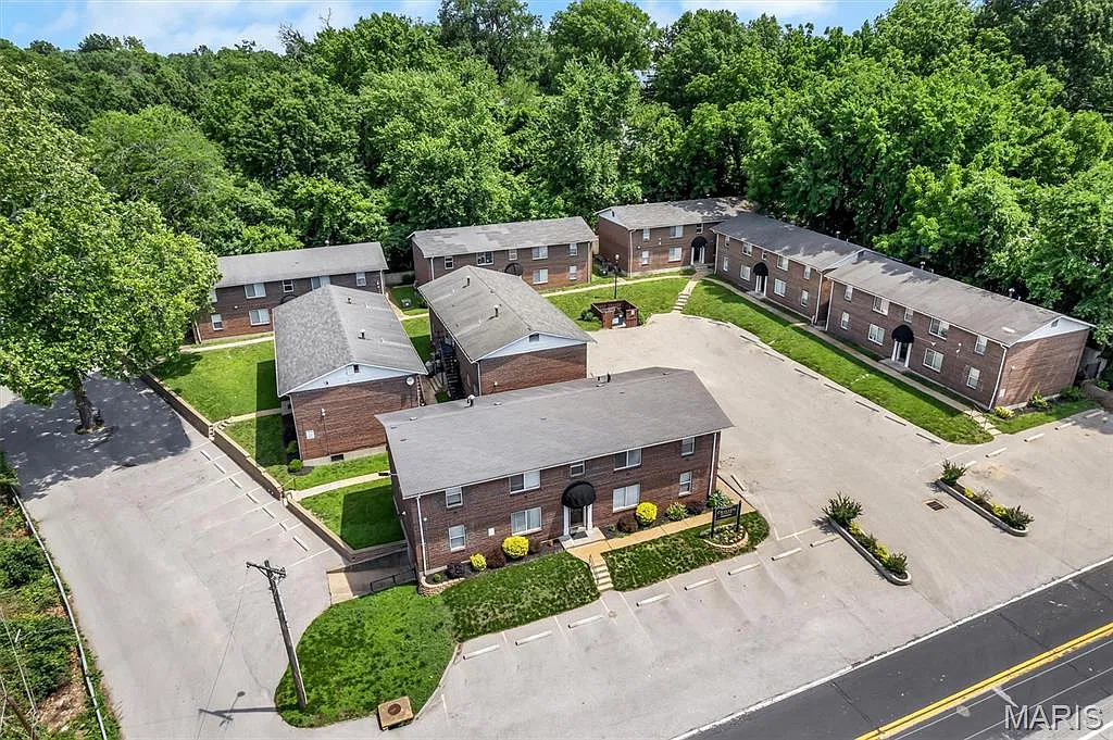 2 bed, 1.0 bath, 700 sqft, $850 — Photo 1