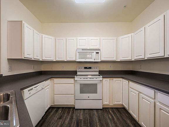 5th image of 4102F Summer Brook Way