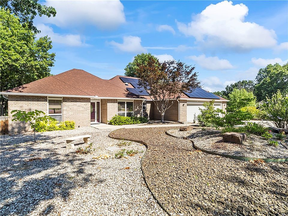 1st image of 2 Henry Cir